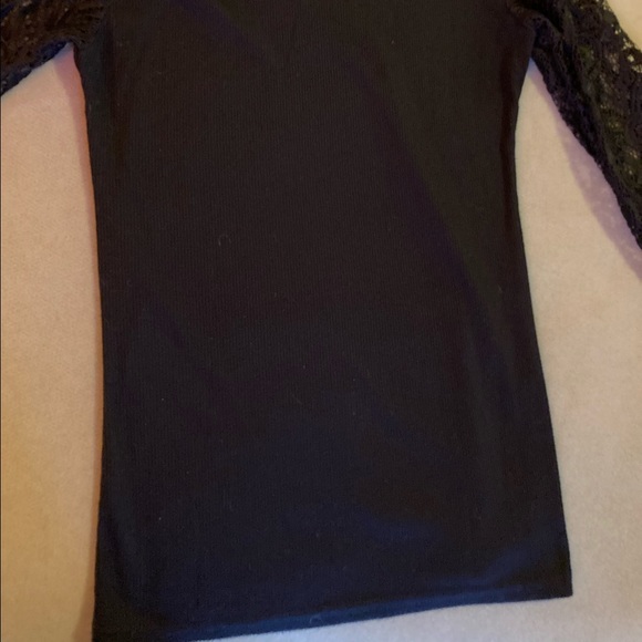 2/20$ or 15$ Mock neck ribbed lace top - Picture 3 of 8